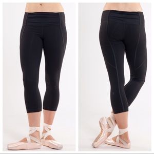 Lululemon Rehearsal Crop